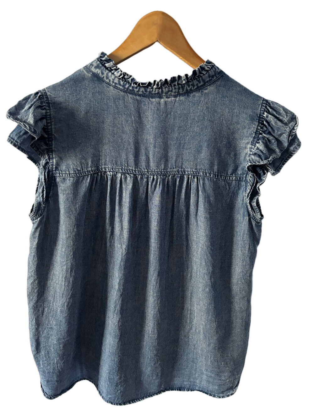 Jane + Delancey Ruffled Denim Chambray Button-Front V-Neck Top Size L Lyocell - Picture 2 of 9